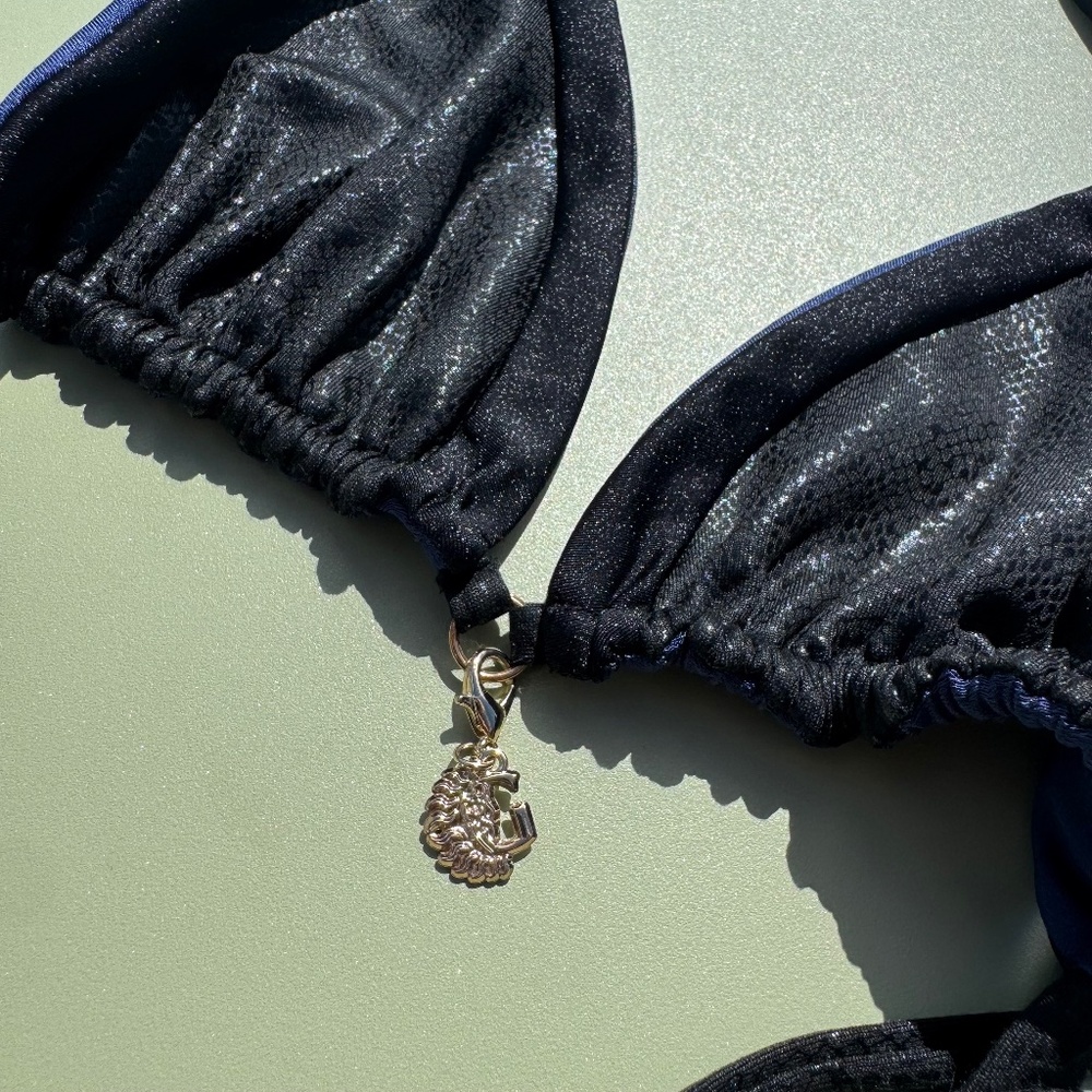 Navy/Blk Snakeskin Reversible triangle tie bikini top (Size M)